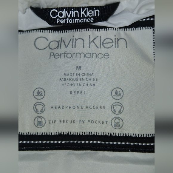 NWOT Calvin Klein Performance Women's White Quilted Vest - Picture 6 of 6